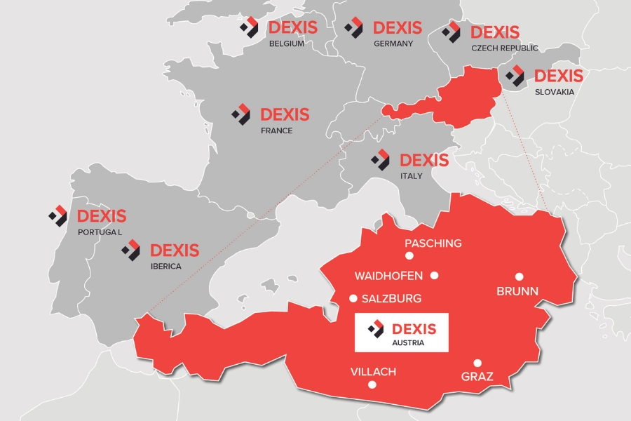 Auf einer Europakarte sind alle Länder hervorgehoben wo sich DEXIS Standorte befinden, darunter Österreich, die Slowakei, die Tschechische Republik, Deutschland, Belgien, Frankreich, Italien und Portugal. Das DEXIS-Logo wird in jedem Land angezeigt, wobei Österreich in rot hervorgehoben ist und die  Standorte  von DEXIS Austria ersichtlich sind.
